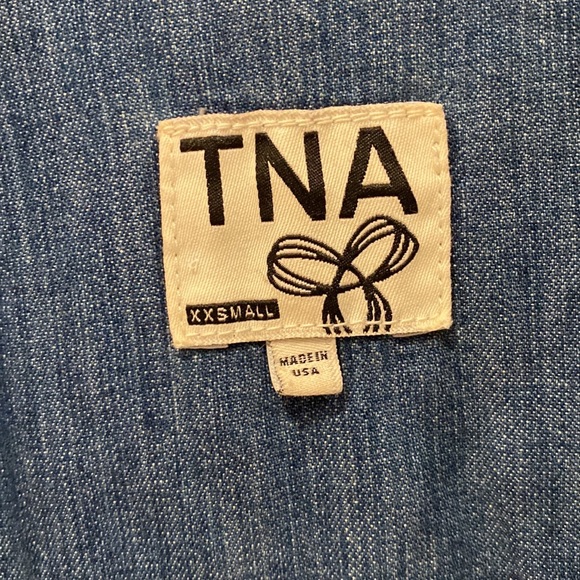 Aritzia TNA Oversized Denim Shirt - Picture 3 of 4